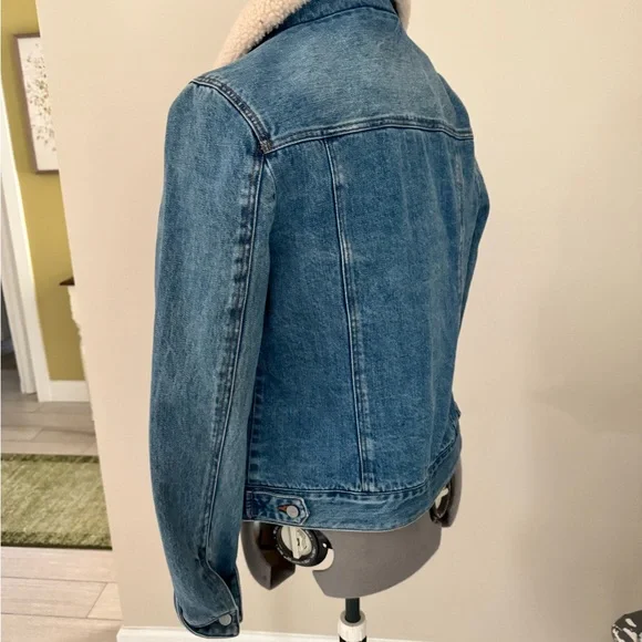 STORE CLOSING SALE UGG women’s Denim Jacket with Sherpa Collar - Picture 3 of 9